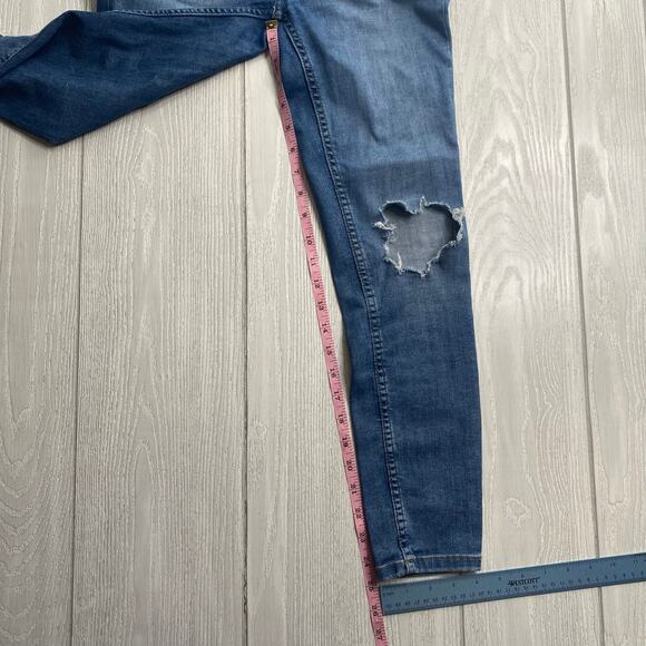 Free People Women's Denim Blue Busted Knee Skinny Jeans Size 26 - Picture 6 of 10